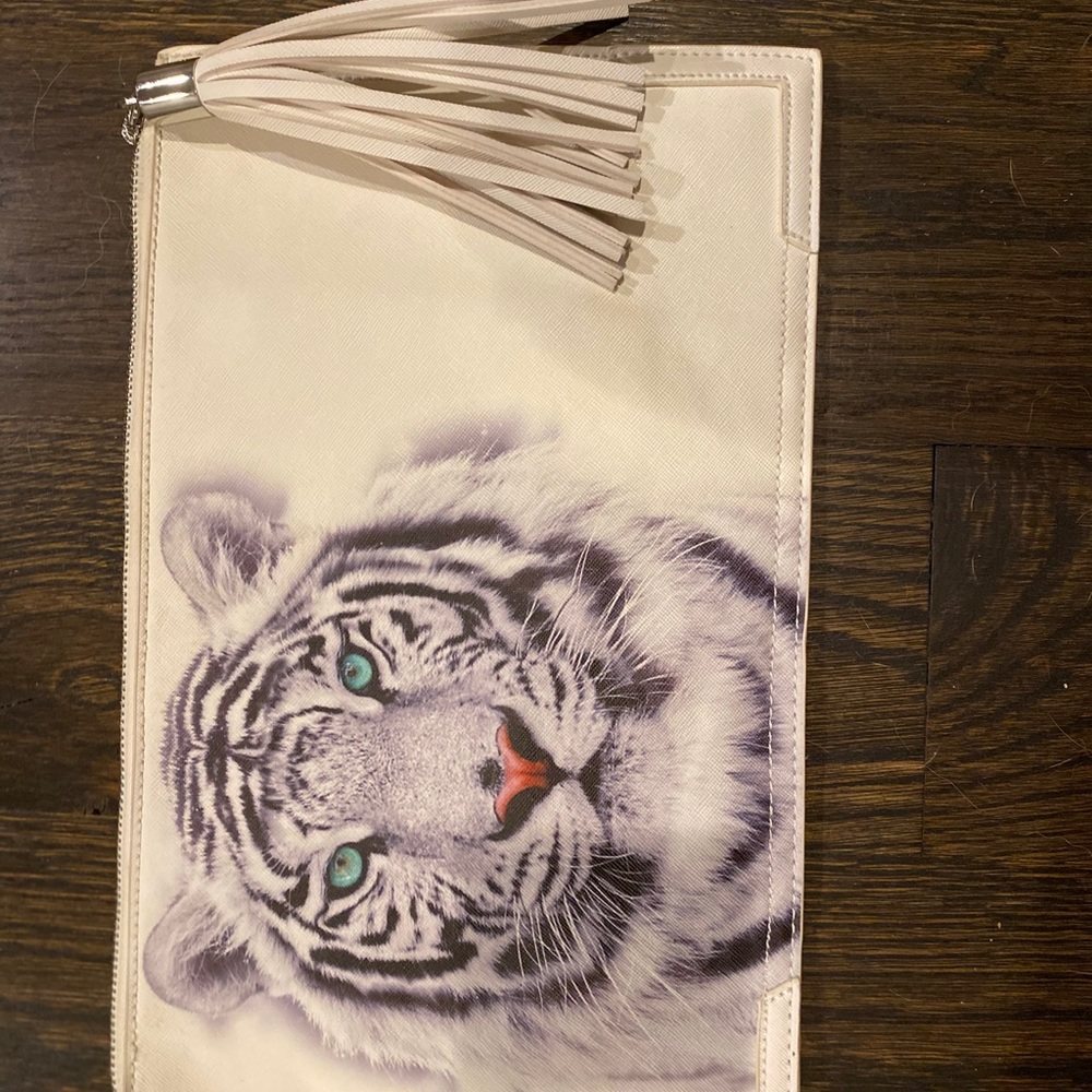 Tiger Clutch - Picture 3 of 4